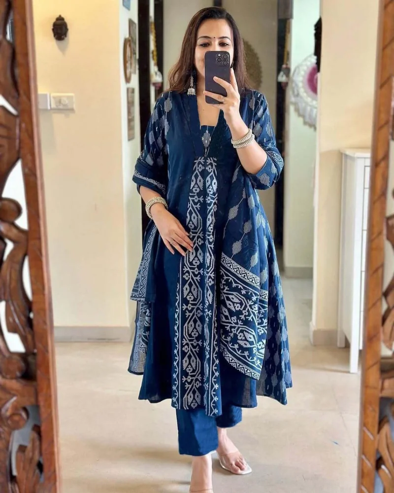 جو سريكي كورتا أناركالي مطبوعة من GoSriKi مع بنطال ودوباتا (JARRY BLUE-VKS01-GS_XL_Blue_X-Large)